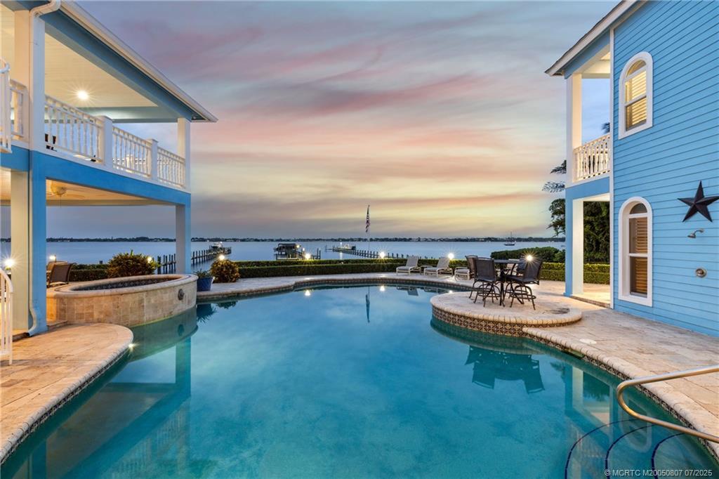 2051 SE Riverside Drive