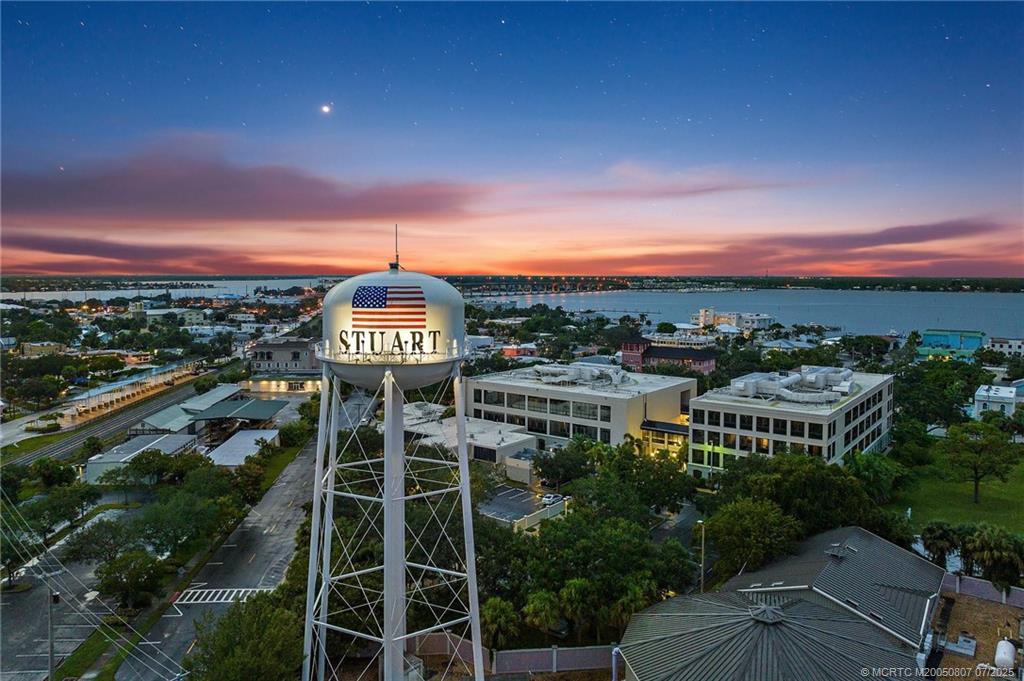 2051 SE Riverside Drive