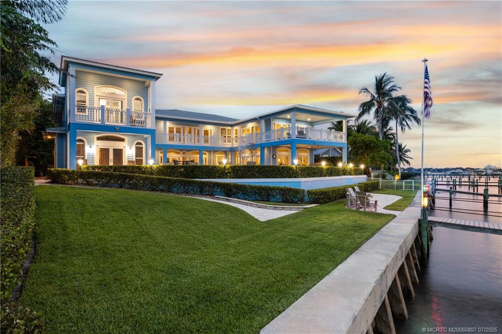 2051 SE Riverside Drive