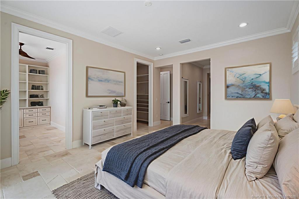 681 SW Bay Pointe Circle