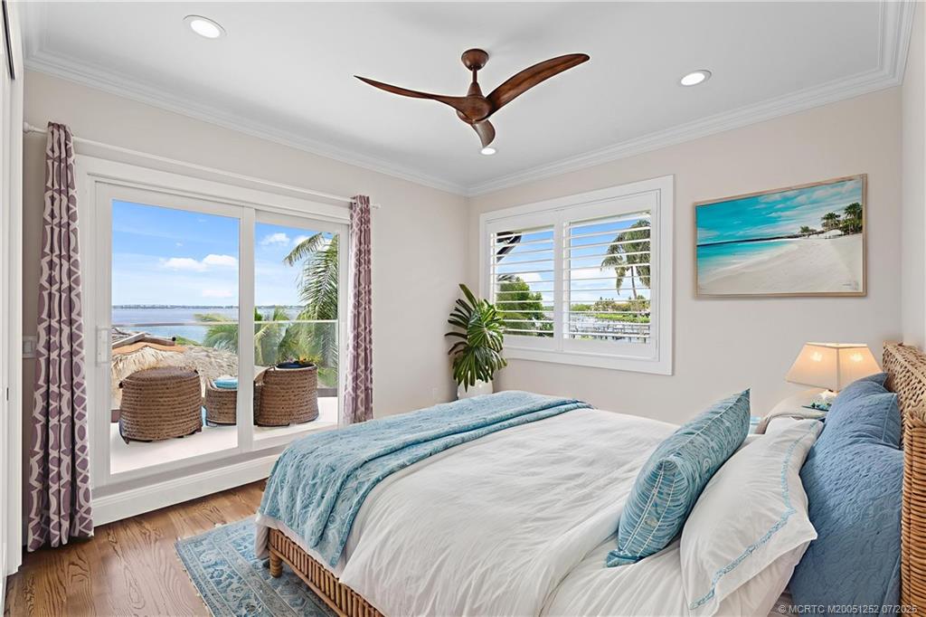 681 SW Bay Pointe Circle