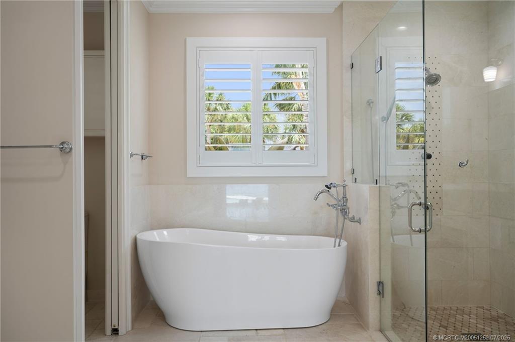 681 SW Bay Pointe Circle