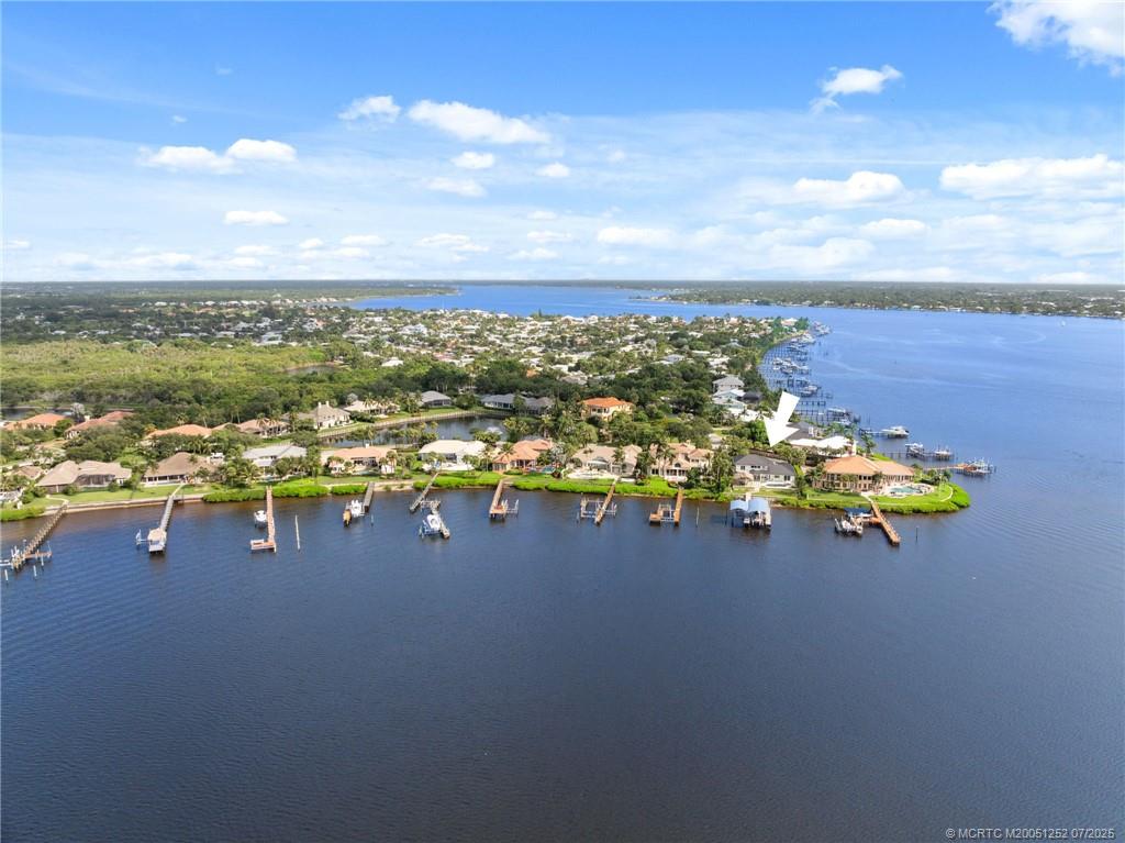 681 SW Bay Pointe Circle