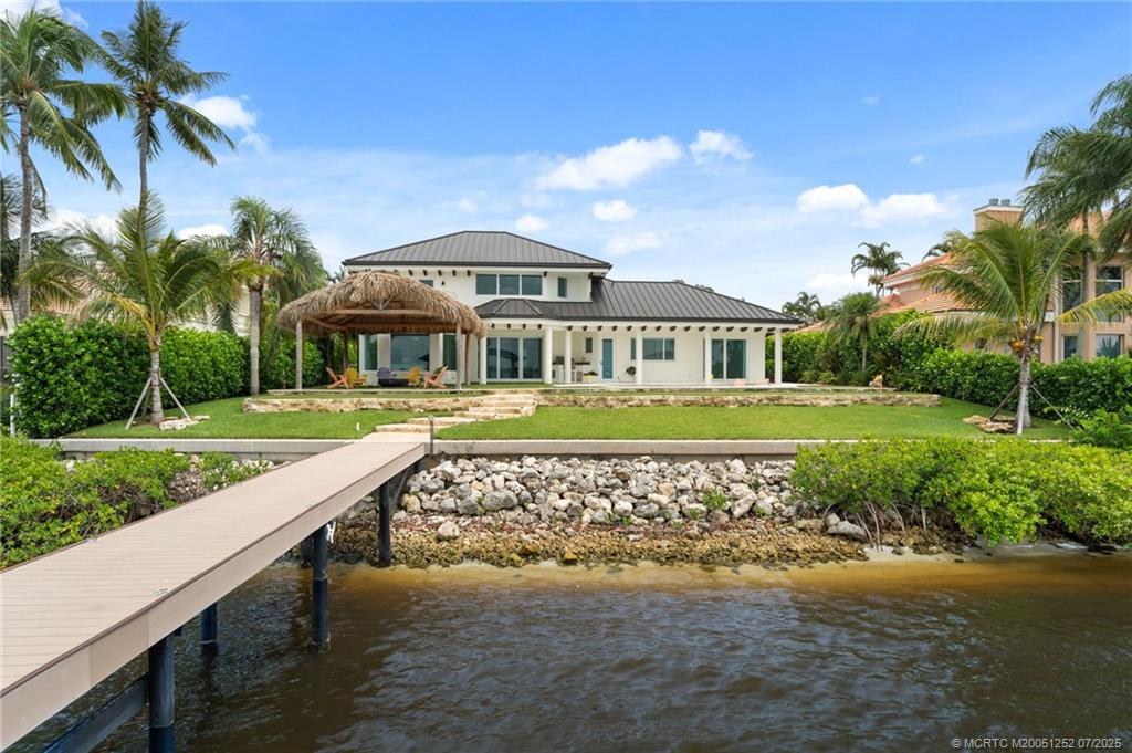 681 SW Bay Pointe Circle