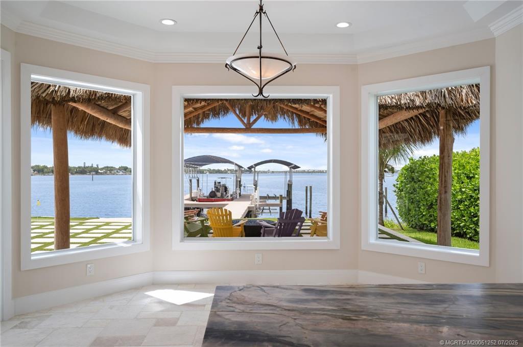 681 SW Bay Pointe Circle