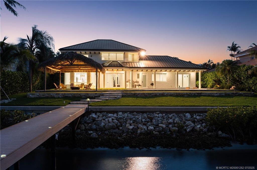 681 SW Bay Pointe Circle