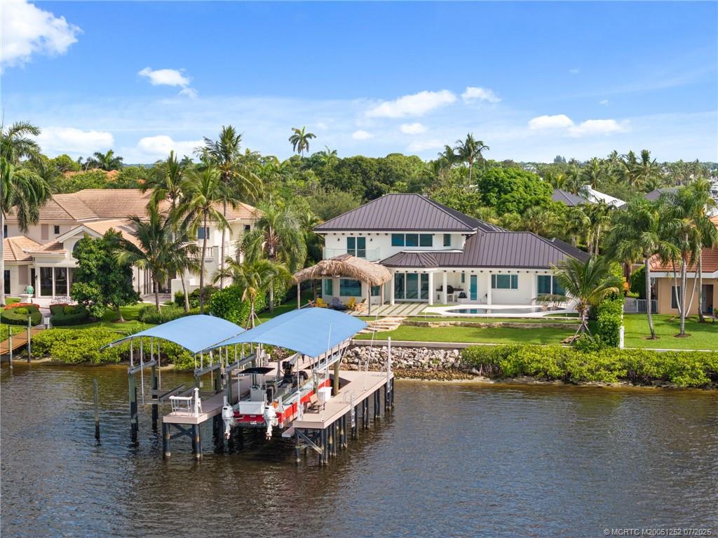 681 SW Bay Pointe Circle