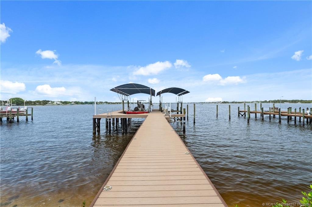 681 SW Bay Pointe Circle