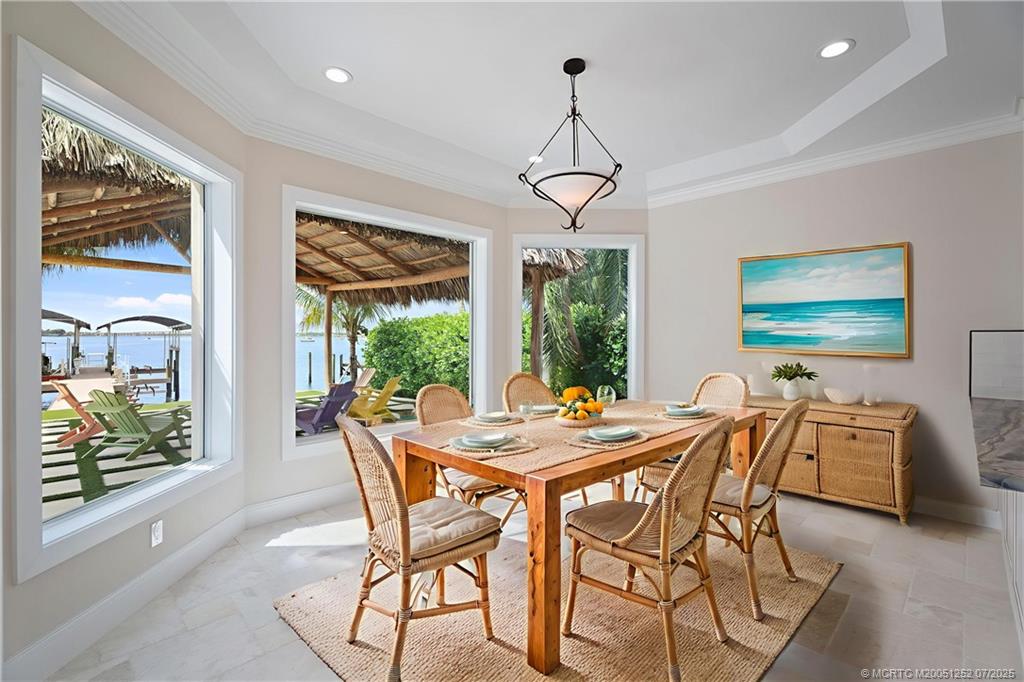 681 SW Bay Pointe Circle