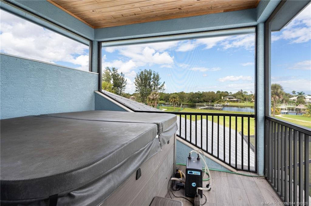 2441 SE North Lookout Blvd