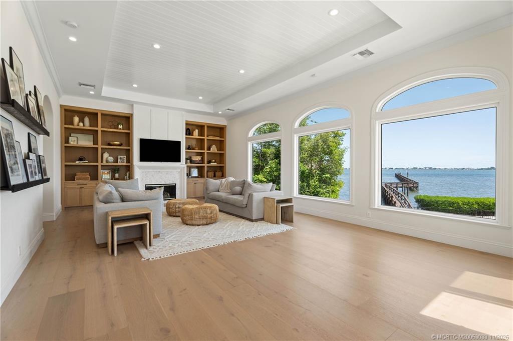 130 N Sewalls Point Road