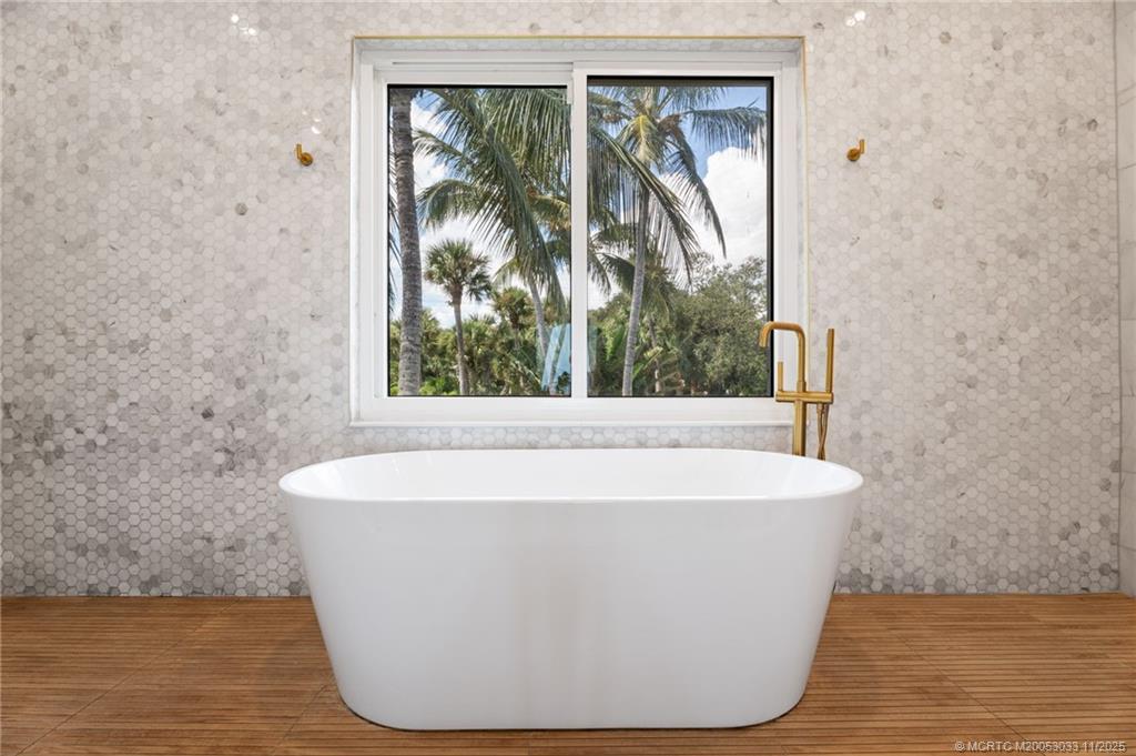 130 N Sewalls Point Road