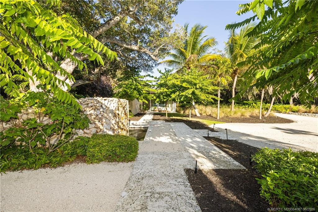 109 S River Road