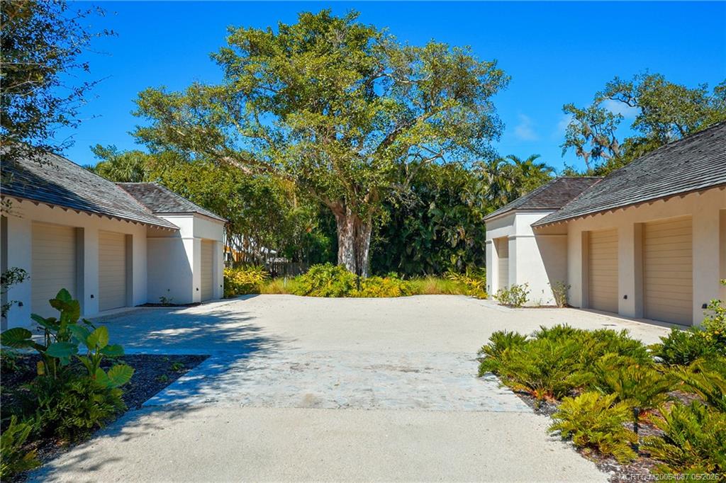 109 S River Road