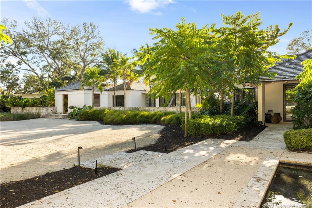 109 S River Road