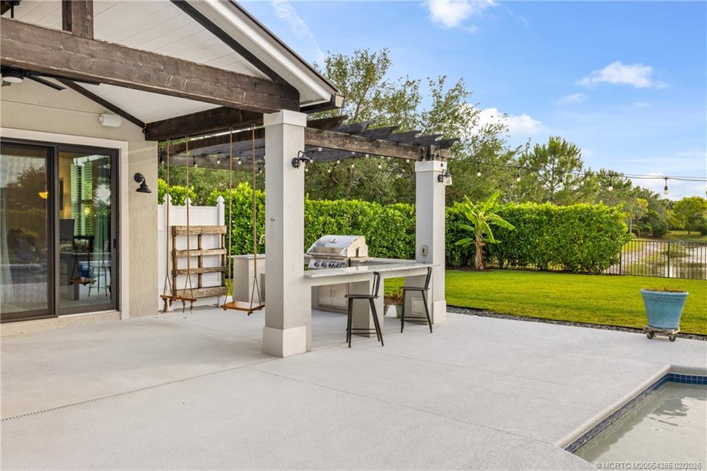 868 SW Habitat Lane