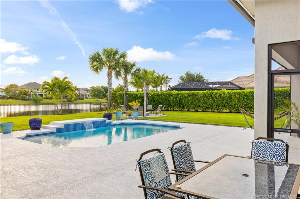 868 SW Habitat Lane