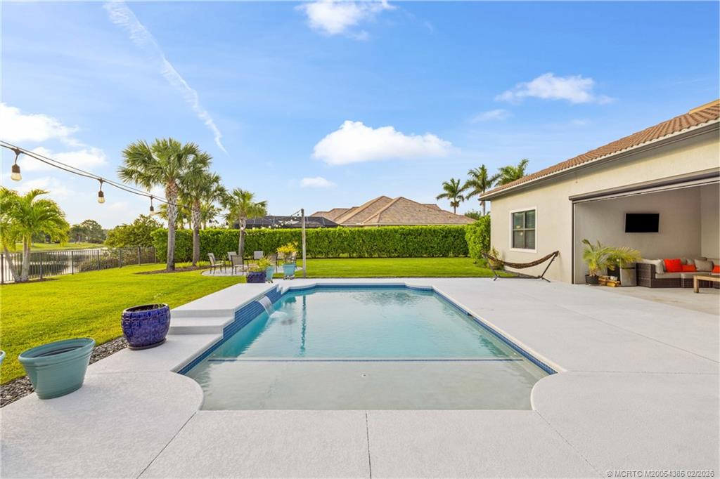 868 SW Habitat Lane
