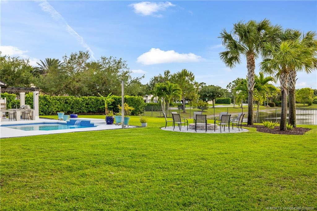868 SW Habitat Lane