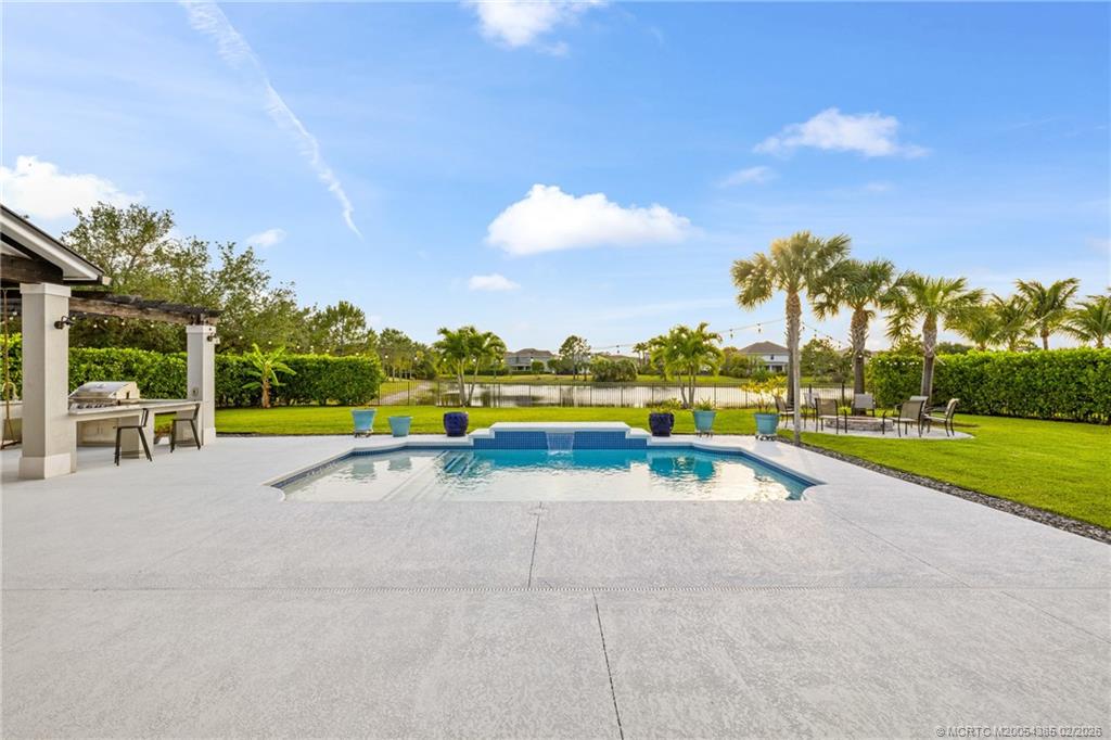 868 SW Habitat Lane
