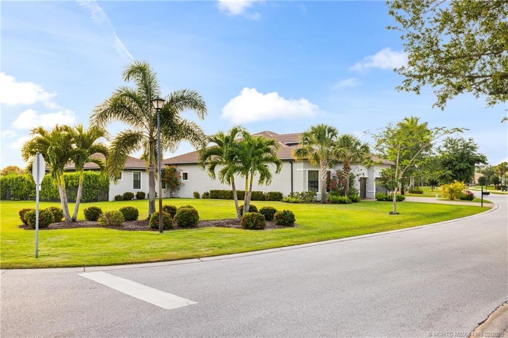 868 SW Habitat Lane