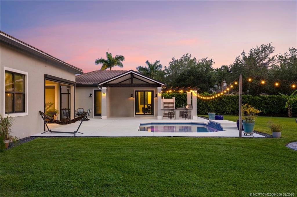 868 SW Habitat Lane