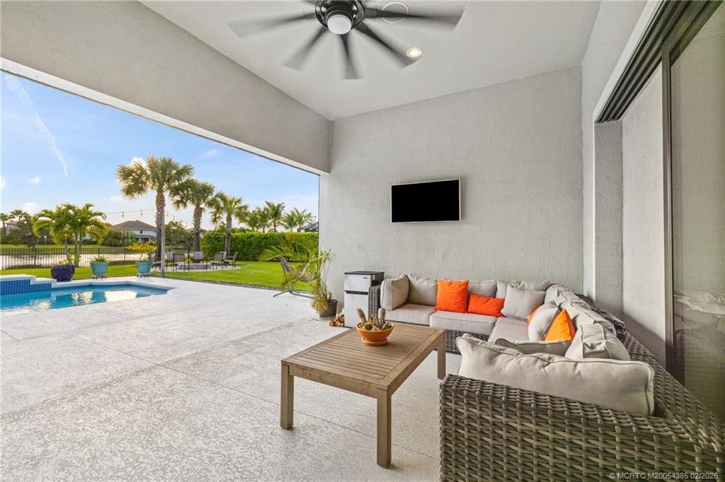 868 SW Habitat Lane
