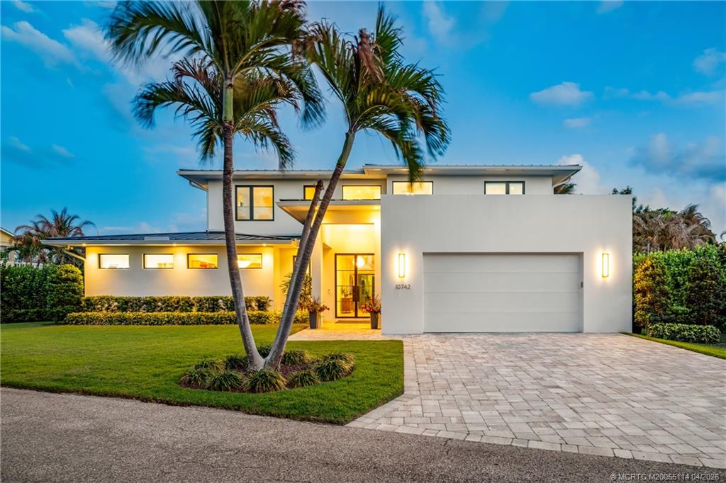 10742 SE Burgee Ct