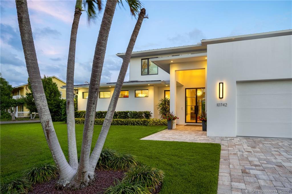 10742 SE Burgee Ct