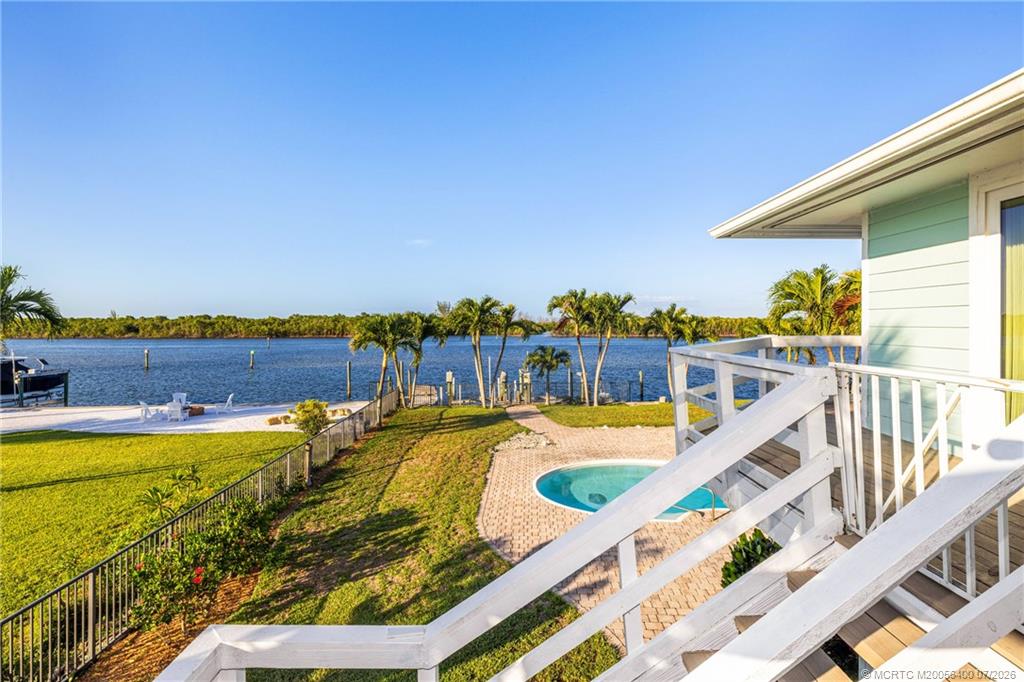 5644 SE Harbor Terrace