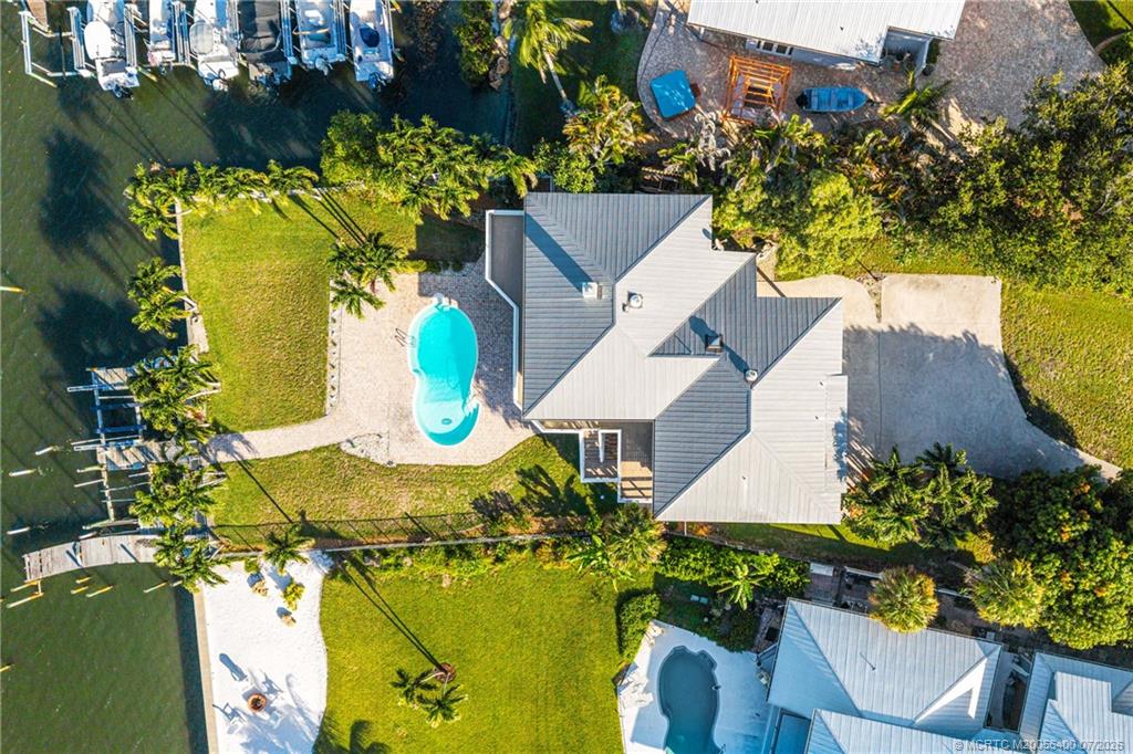 5644 SE Harbor Terrace