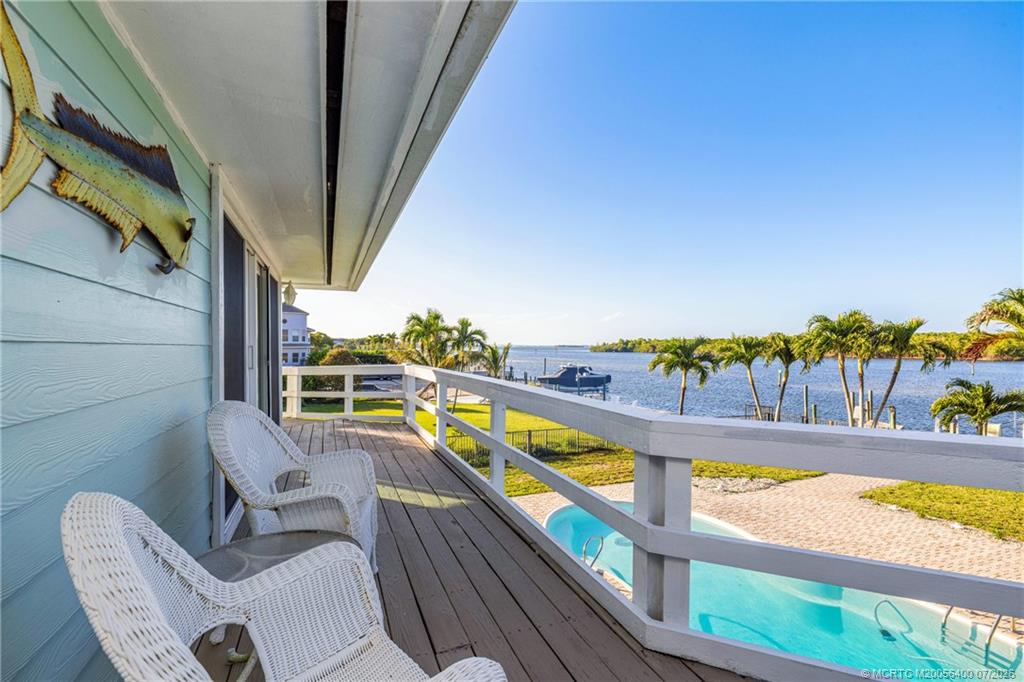 5644 SE Harbor Terrace