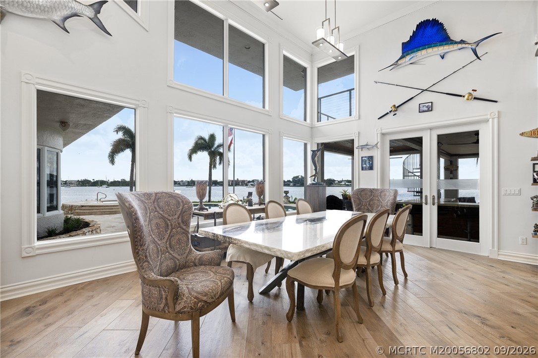 661 SW Bay Pointe Circle