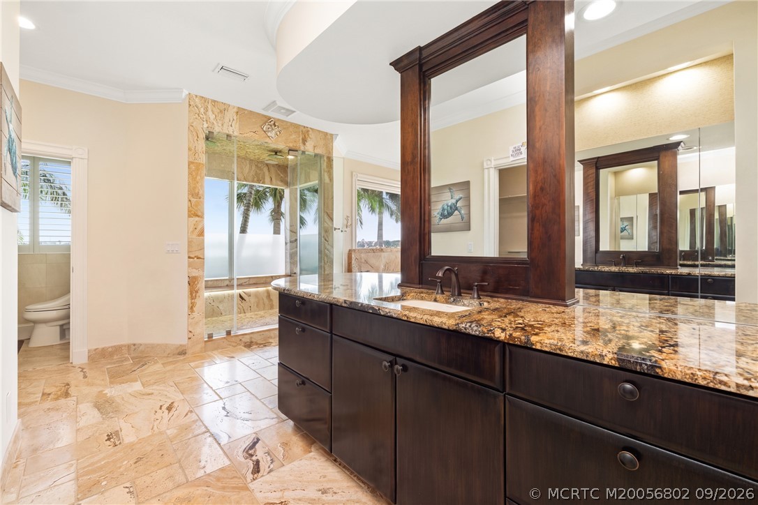 661 SW Bay Pointe Circle