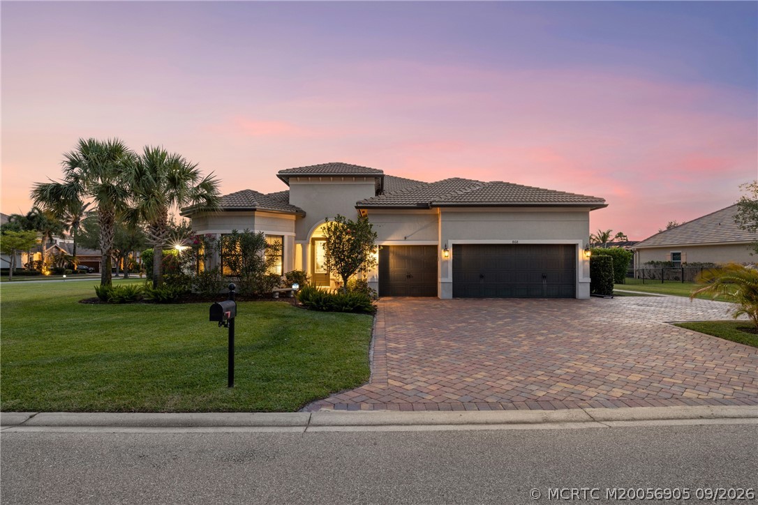 868 SW Habitat Lane