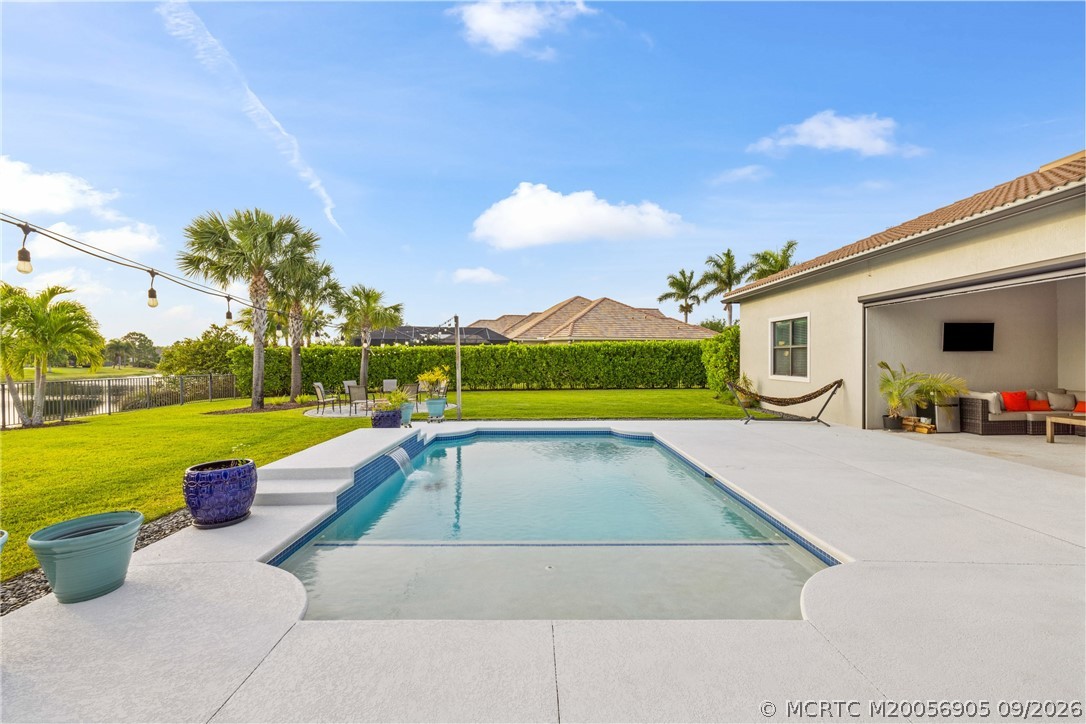 868 SW Habitat Lane