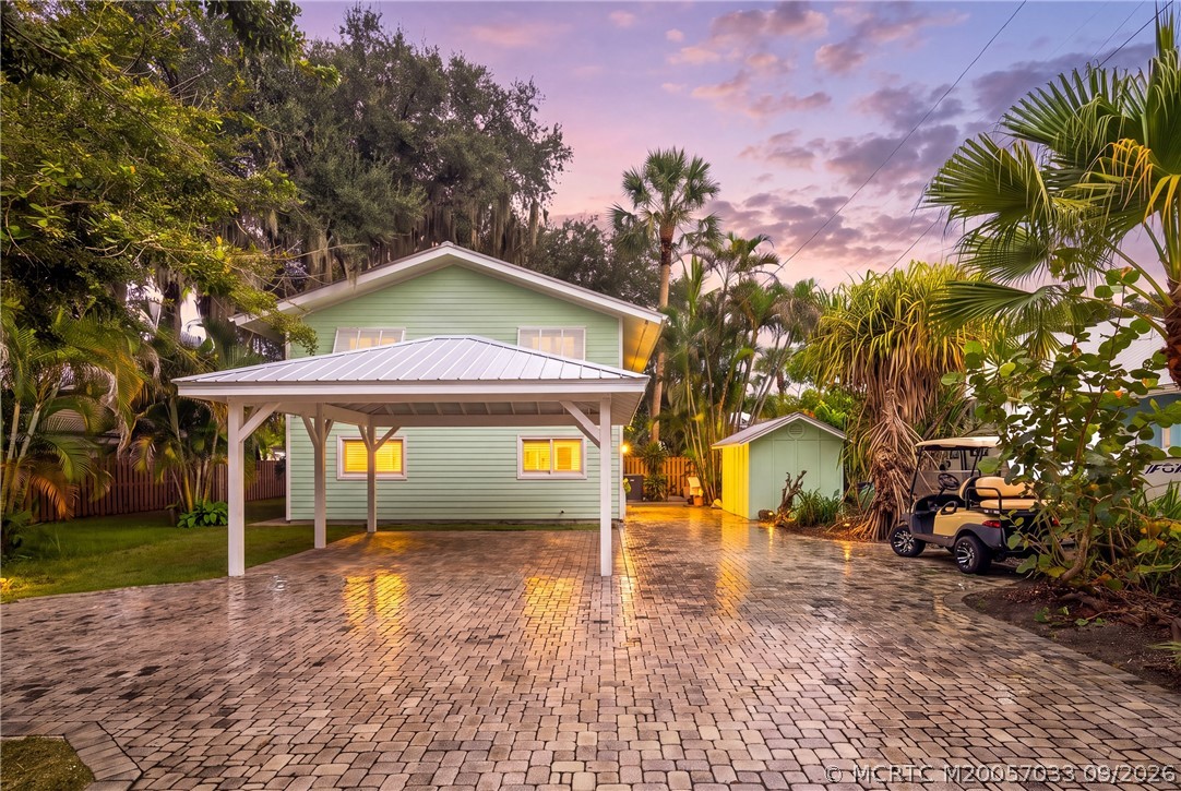 615 SW Rustic Circle