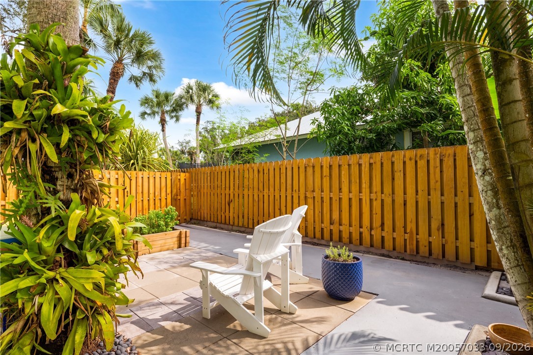 615 SW Rustic Circle