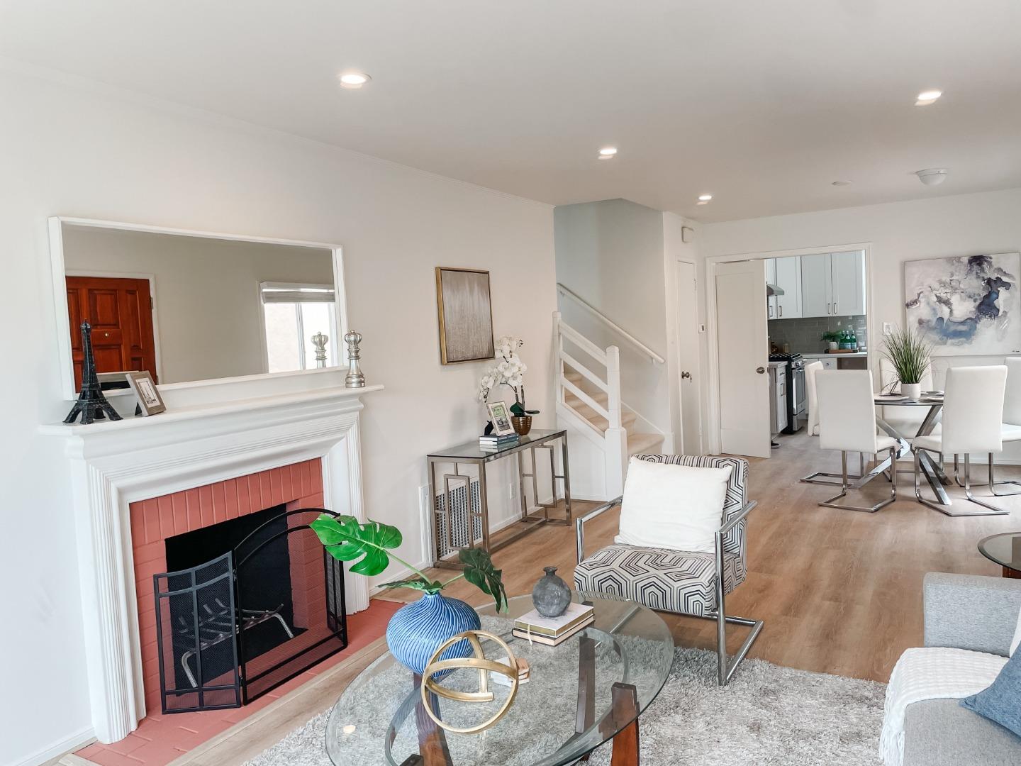 47 Eastgate DR