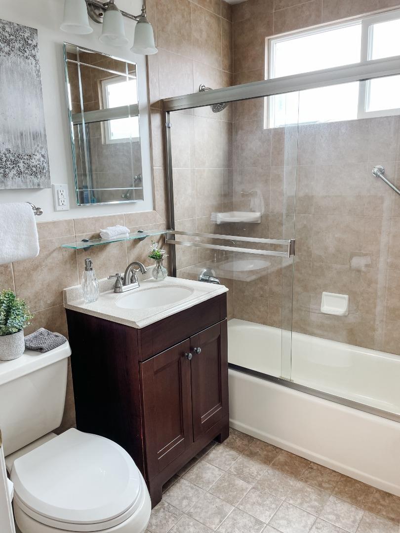 47 Eastgate DR