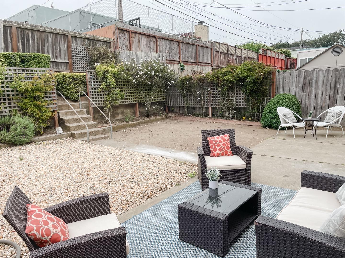 47 Eastgate DR