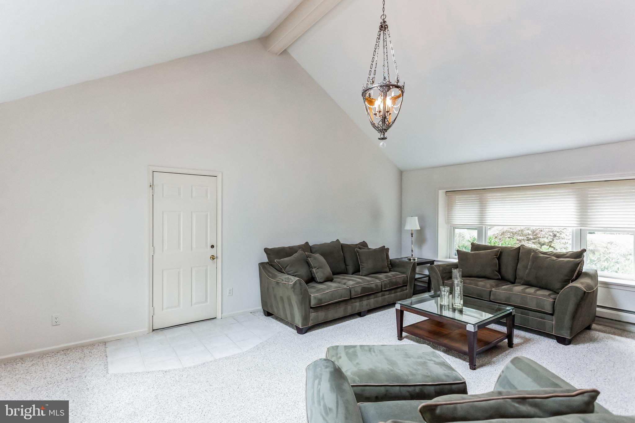 44 Woodside Dr