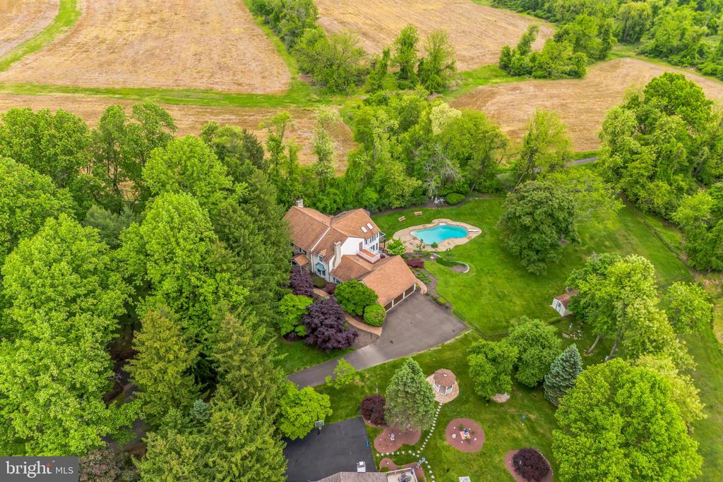 44 Woodside Dr