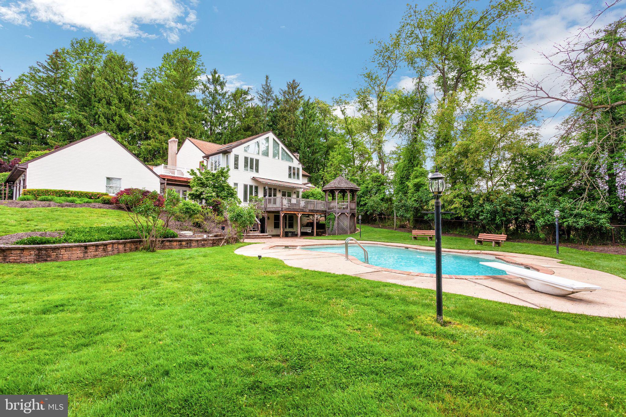 44 Woodside Dr