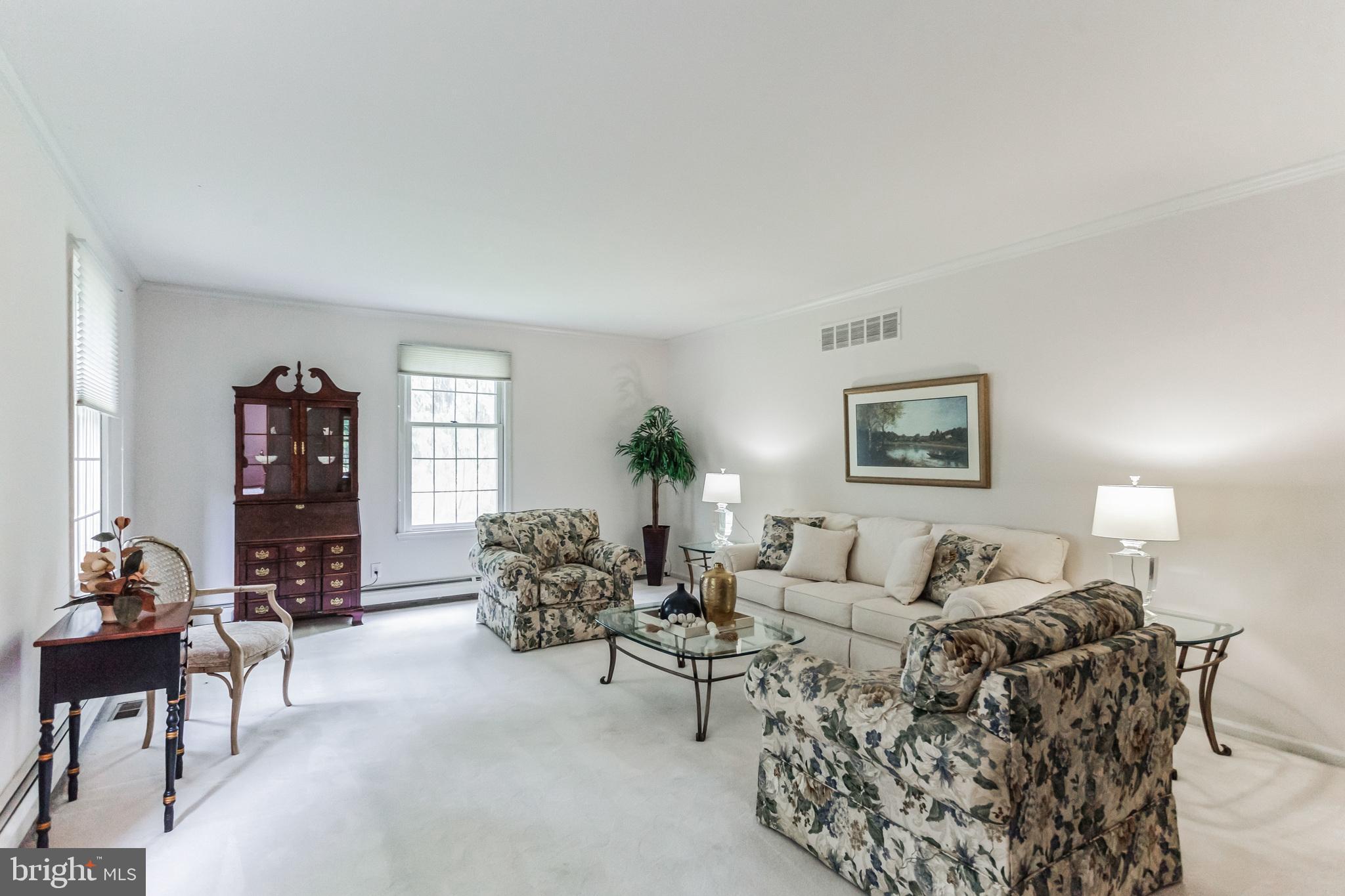 44 Woodside Dr
