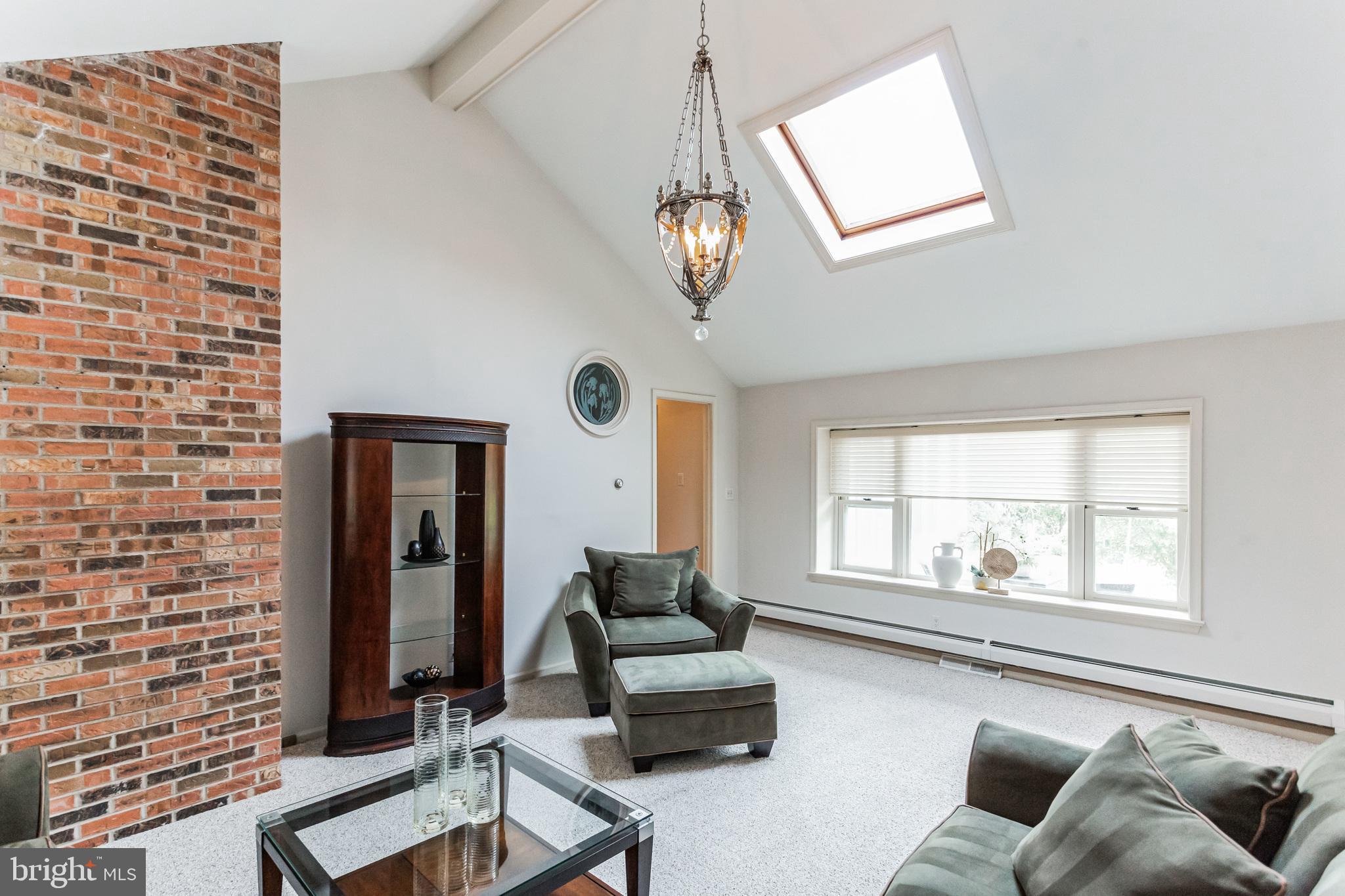 44 Woodside Dr