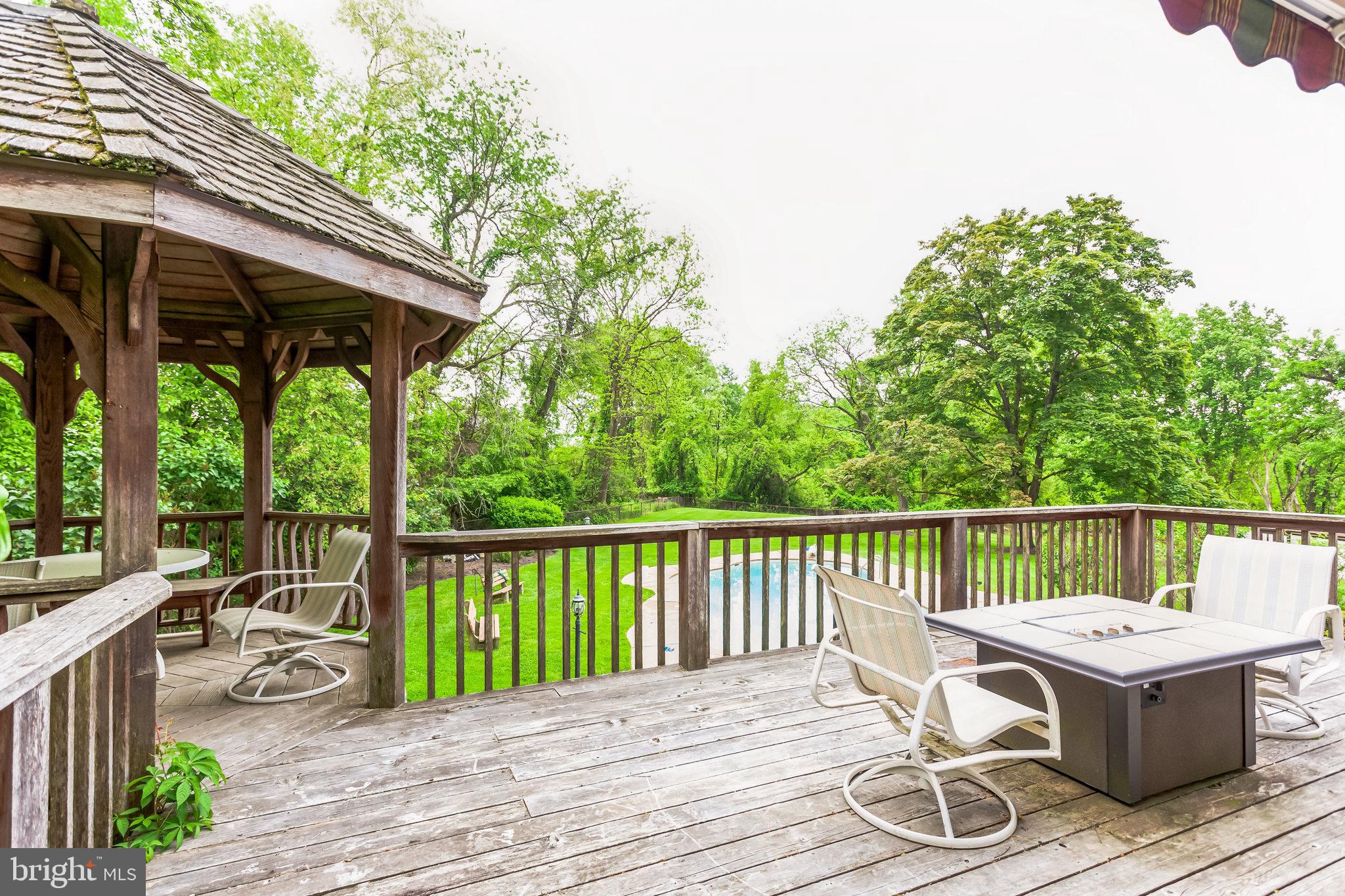 44 Woodside Dr