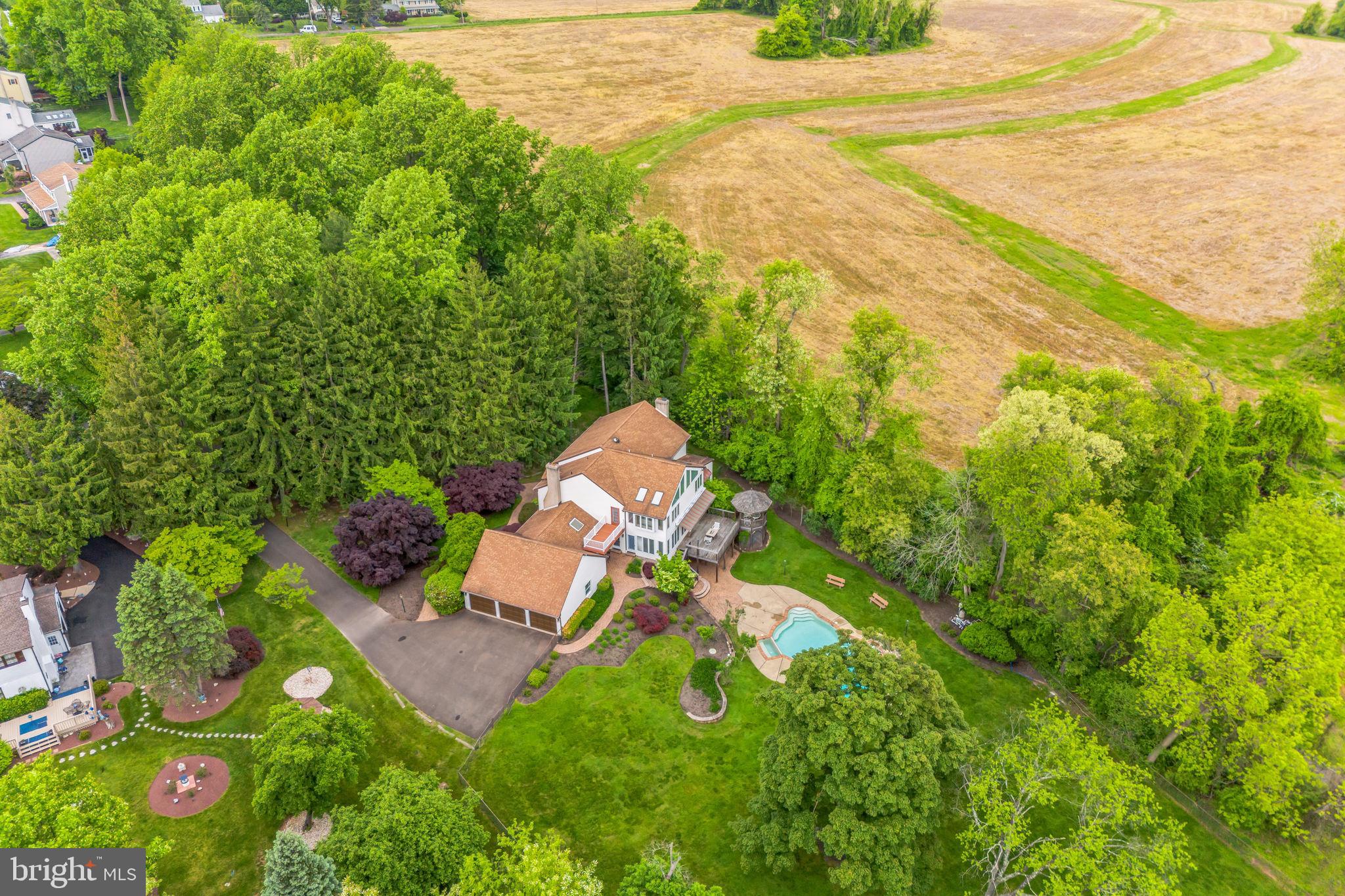 44 Woodside Dr