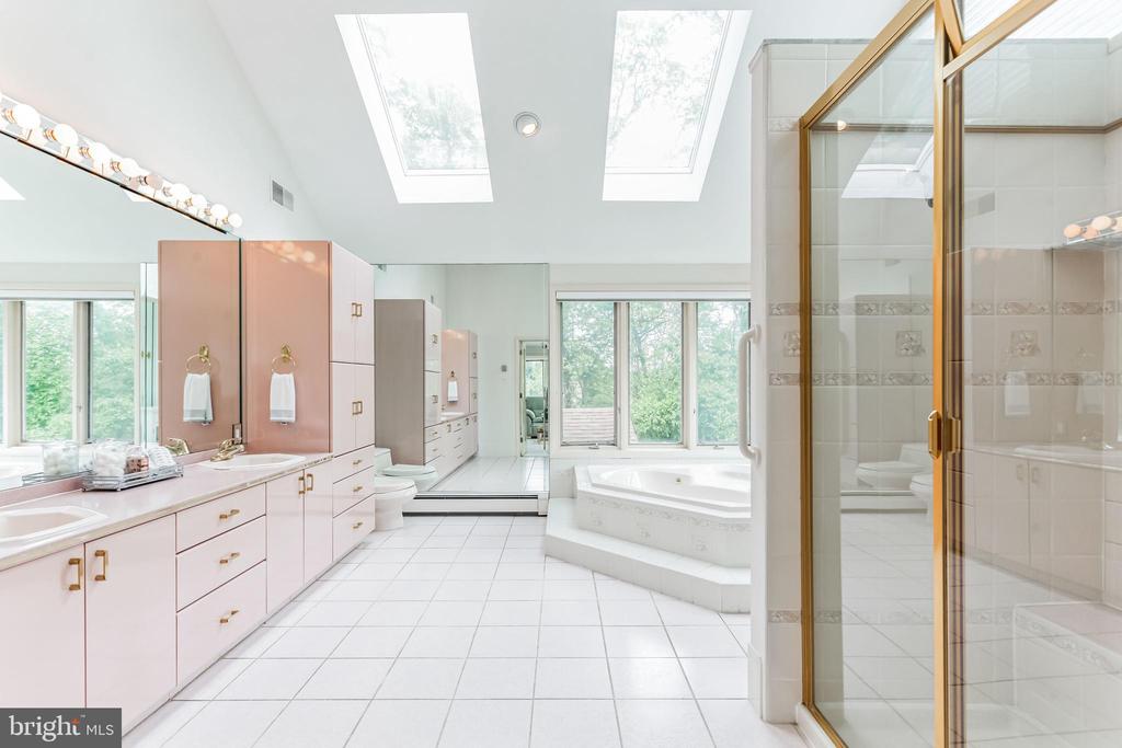 44 Woodside Dr