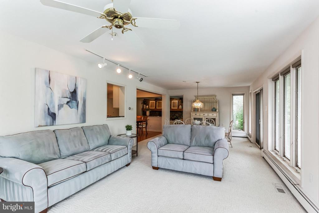 44 Woodside Dr